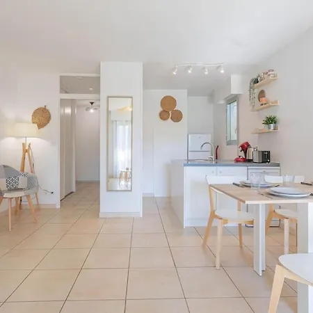 Apartmán Dans Les Golfs Appt 47m2 Piscine Saint-Raphaël